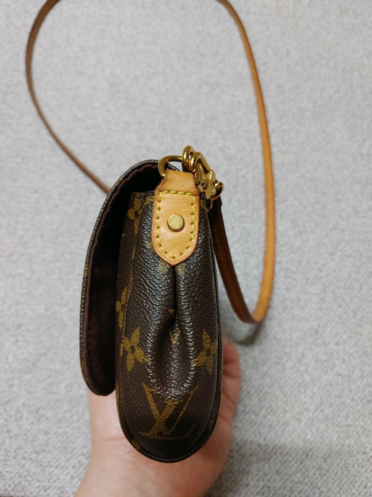 정품 루이비통 페이보릿 pm 크로스백 클러치백--2