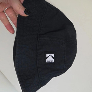 코닥 블랙 버킷햇 56cm