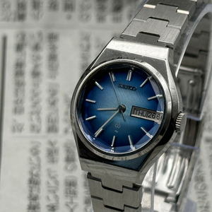 [1978년 빈티지] 세이코 쿼츠 10각 컷팅글래스 블루 그라데이션 데이데이트(한문-영문 요일창) 레이디스