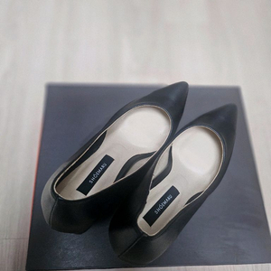 블랙 펌프스 이미지