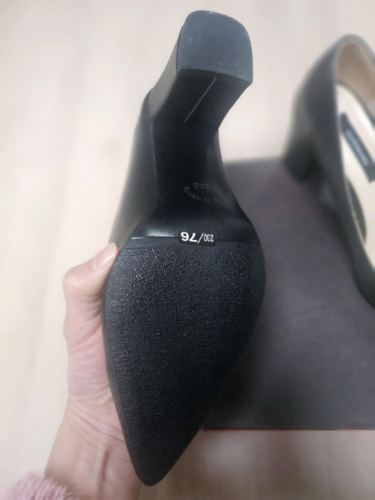 블랙 펌프스 이미지