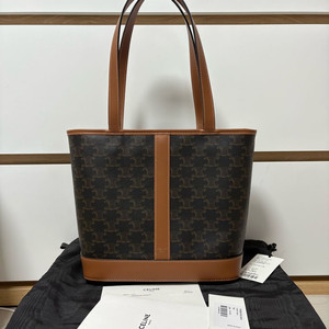 셀린느 트리옹프 카바스 숄더백 백화점구매 팝니다.