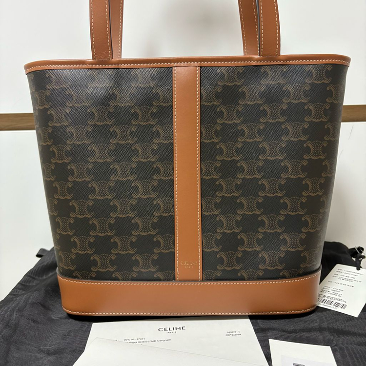 셀린느 트리옹프 카바스 숄더백 백화점구매 팝니다.--1