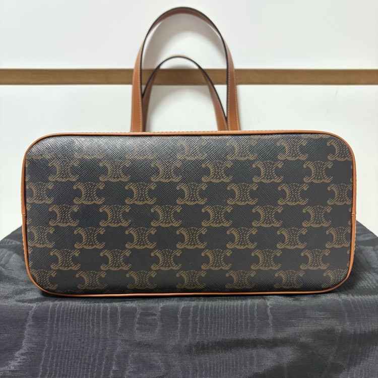 셀린느 트리옹프 카바스 숄더백 백화점구매 팝니다.--7