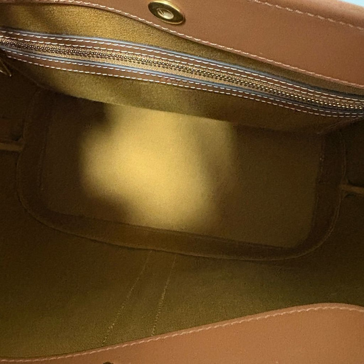 셀린느 트리옹프 카바스 숄더백 백화점구매 팝니다.--8