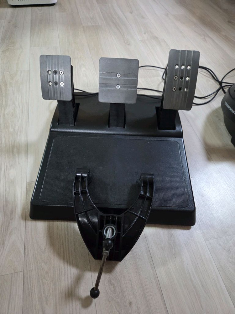 트러스트마스터 t300 + 레이싱휠거치대 짭트--1