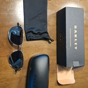 오클리 콘트레일 선글라스