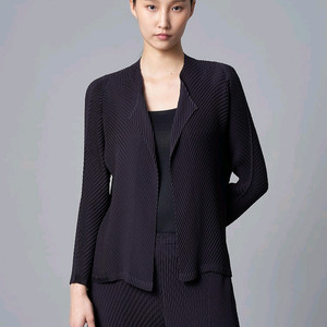 이세이미야케 오비큘러 탑&가디건 네이비 세트 ~