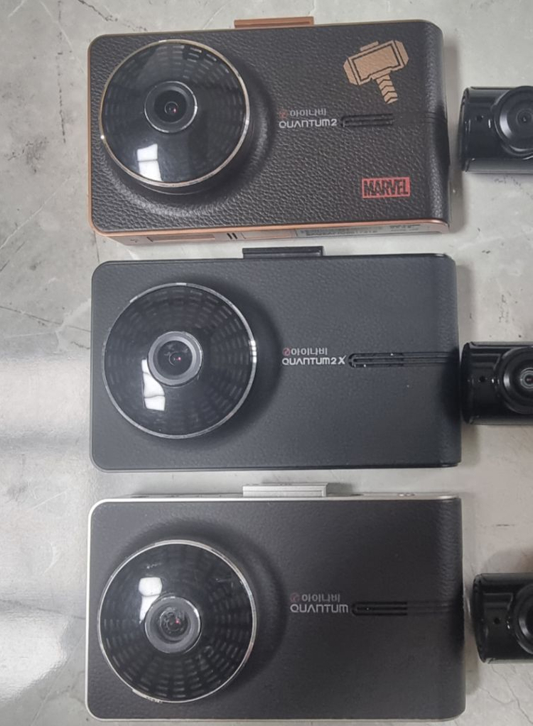 아이나비 퀀텀2X QHD 전후방 카메라 블랙박스(터치패널교체후 미사용)--0