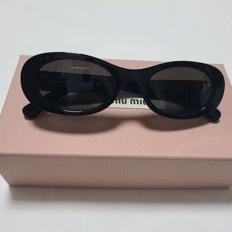 미우미우 글림스 선글라스 이미지