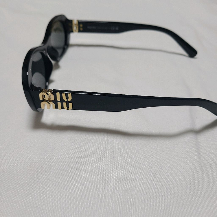 미우미우 글림스 선글라스 이미지