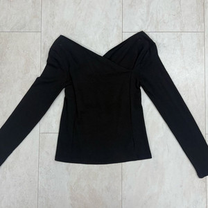 긴팔티 !!옷 200벌 급처!! **무조건 싸게팝니다**