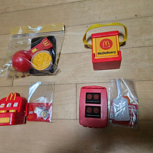 해피밀토이 플레이 맥도날드 4종 (계산대. 배달통. 패티조리. 샐러드콘)