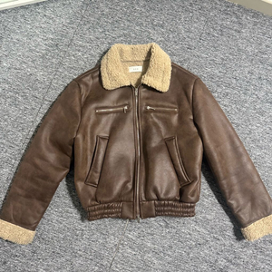 남자 브라운 무스탕