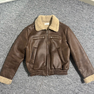 남자 브라운 무스탕