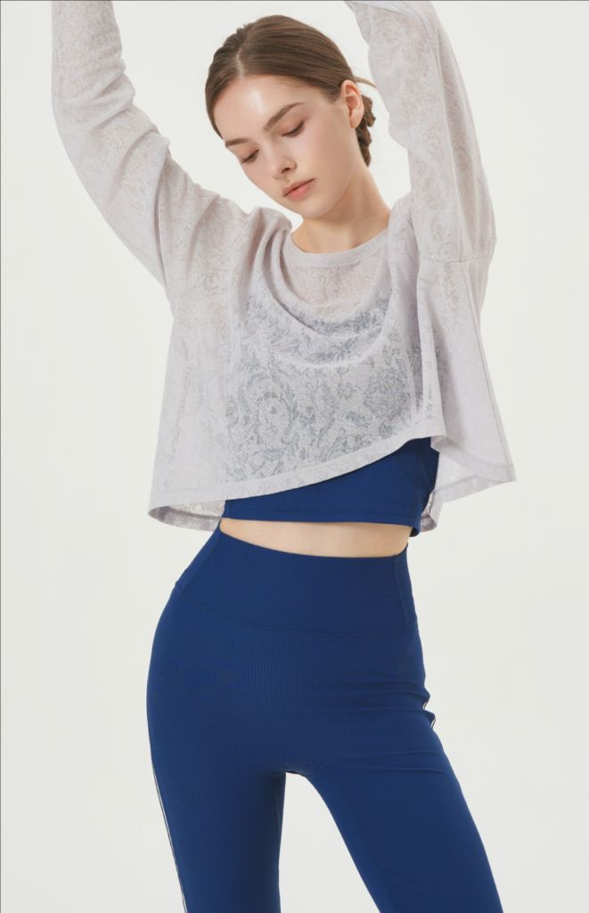 huit8 위뜨8 시스루 자카드 언발크롭 긴팔티 커버업--2