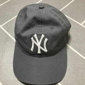 뉴에라 모마 볼캡