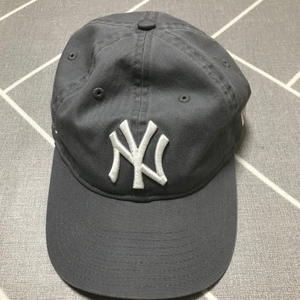 뉴에라 모마 볼캡