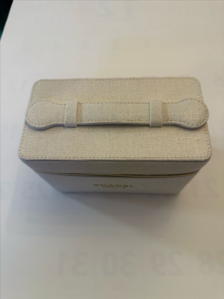 샤넬 뷰티 베니티 케이스 새제품 이미지