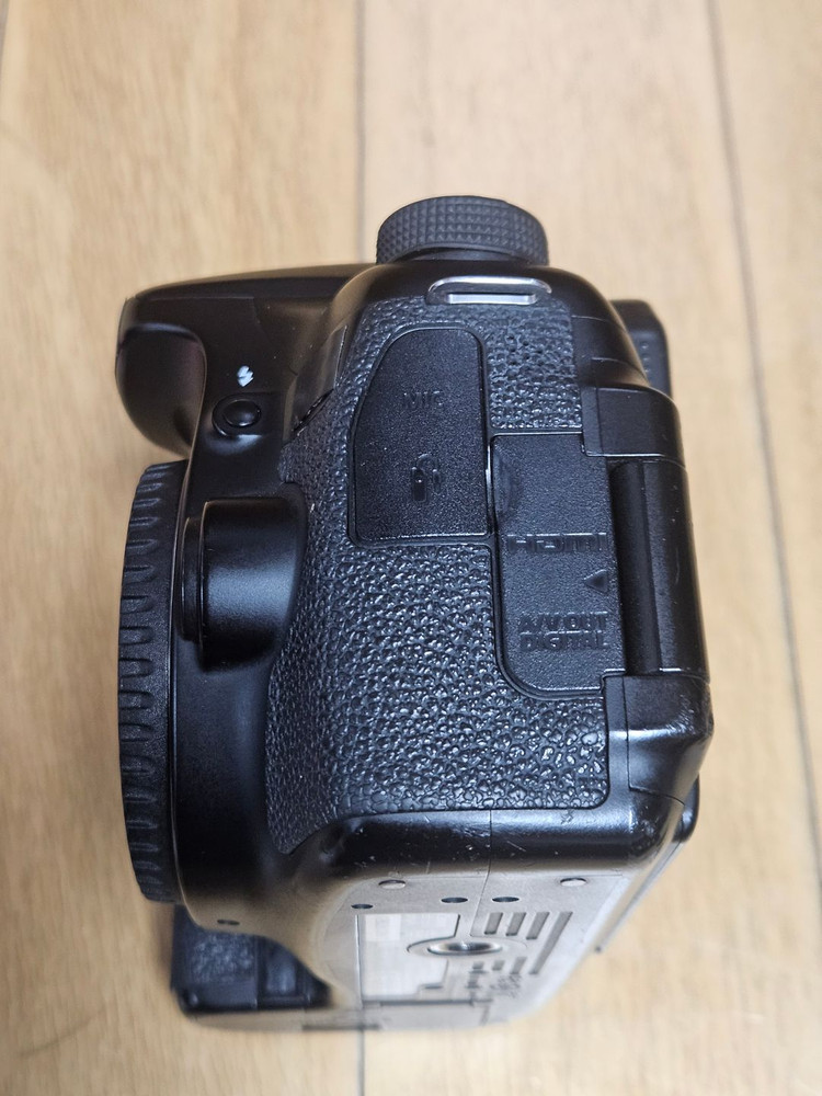 캐논 EOS 70D + 50mm F1.8 + 세로그립 풀세트 판매합니다--4