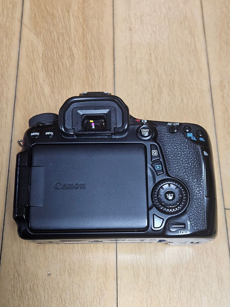 캐논 EOS 70D + 50mm F1.8 + 세로그립 풀세트 판매합니다--5