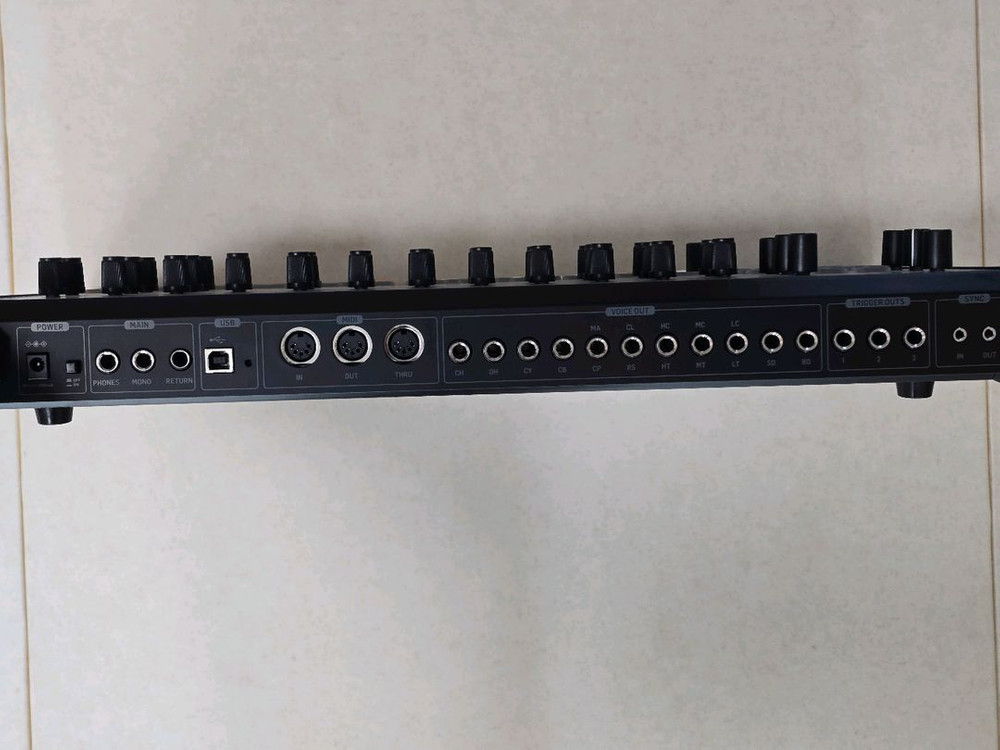 베링거 rd8 드럼머신--3