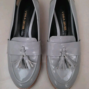 240) VOGA 보가 에나멜 가죽 태슬 단화