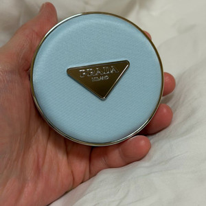 프라다 리빌 메쉬쿠션 블루 LC5