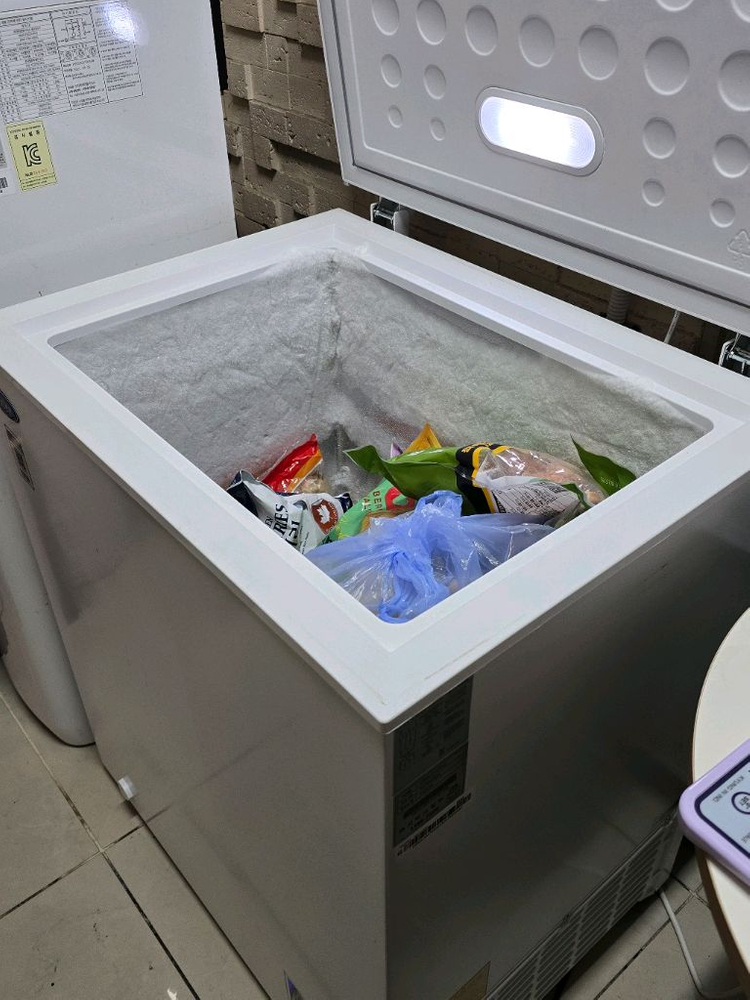 캐리어 소형 냉동고 CSBH-D145WO 145L--1