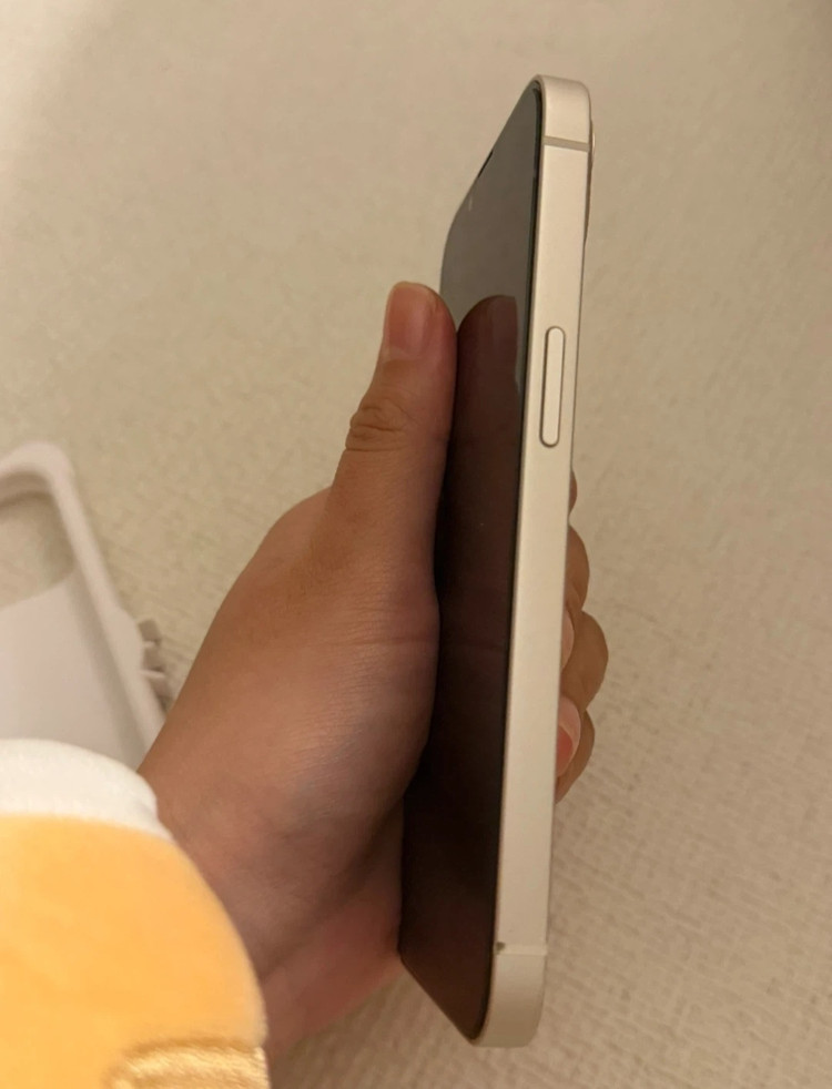 아이폰 13 화이트--3