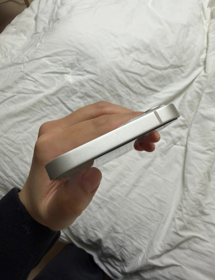 아이폰 13 화이트--6