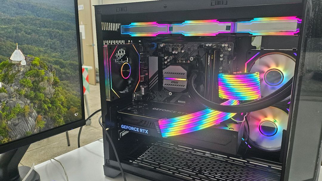 고사양PC Ryzen 7 9800X3D RTX 4070 Ti 12GB--1