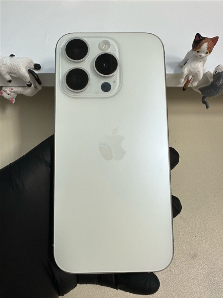 아이폰15프로 256G 화이트티타늄 S급--1