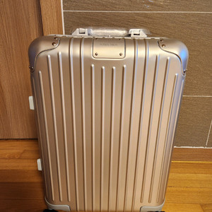 리모와 오리지널 캐빈 캐리어