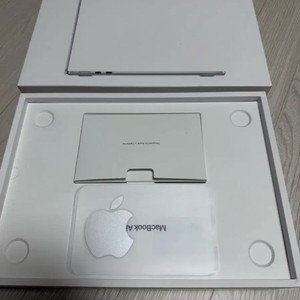 맥북 에어 M2 실버 256GB 이미지