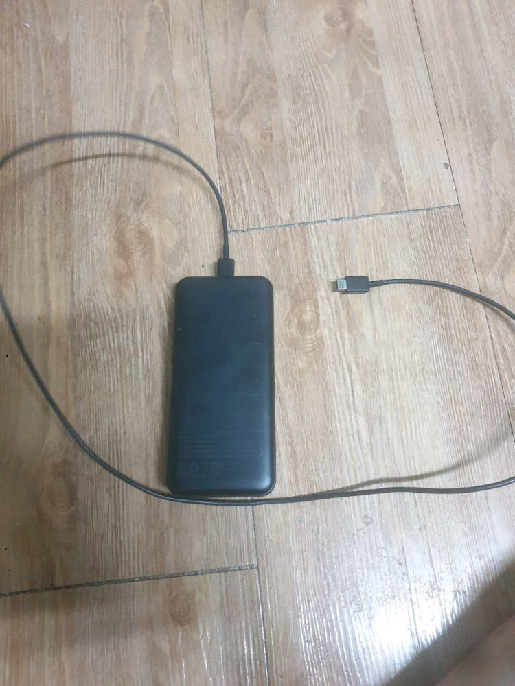 YEXXI 대용량 20000mAh 고속충전 보조배터리 PD 22.5W 3대 동시충전 잔량표시 C타입 케이블--1