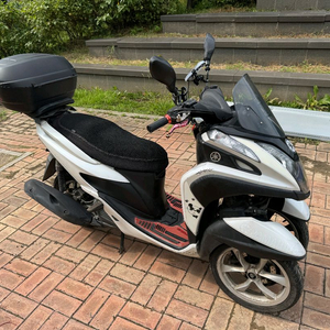 야마하 트리시티125 화이트컬러 판매합니다