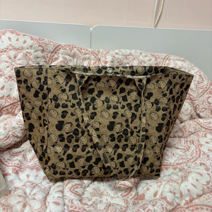 새상품 헬로키티 호피가방