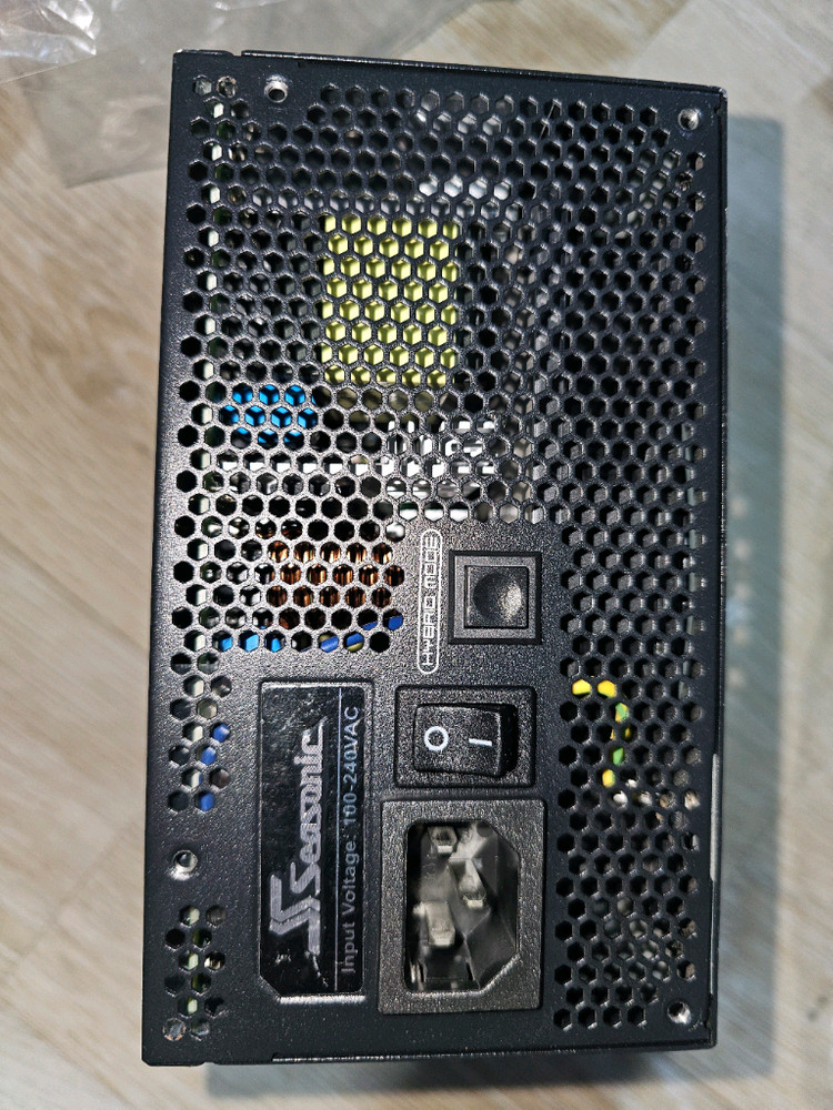 시소닉 FOCUS GX-1000 풀모듈러 파워입니다---2