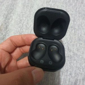 삼성 갤럭시 버즈 라이브 본체 이미지