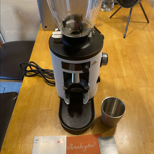 홈카페 커피 그라인더 이미지