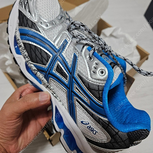[265사이즈] 아식스 젤님버스 10.1 화이트/디렉투아 블루 러닝, 조깅화