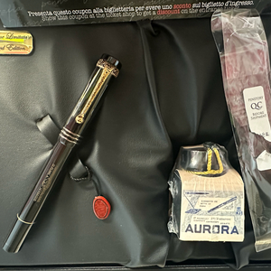 (미사용)오로라 인터나지오날 블랙 18k F닙 만년필 (aurora internazionale black)