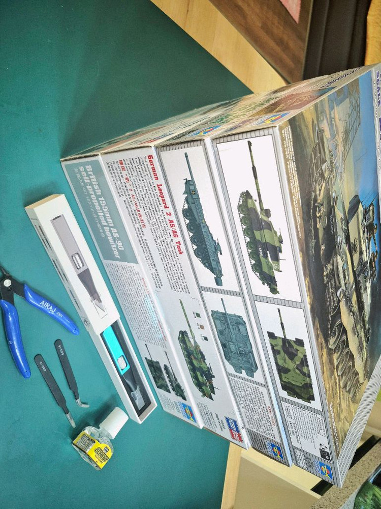 *각종교신가능*밀리터리프라모델1/35현용(유럽주력)전차4종+조립공구5종포함*일괄판매~바람에언덕에서--6