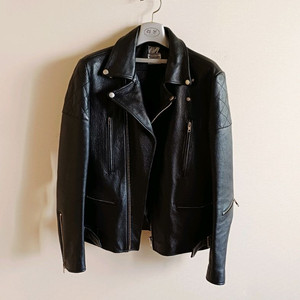 비바스튜디오 라이더 가죽쟈켓M 판매합니다