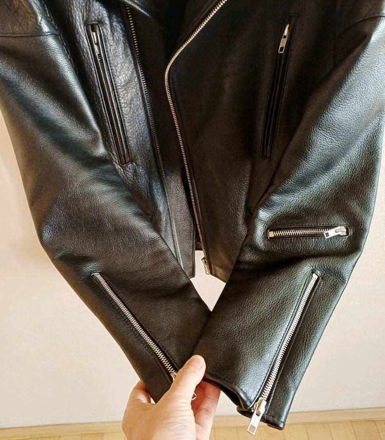 비바스튜디오 라이더 가죽쟈켓M 판매합니다--4