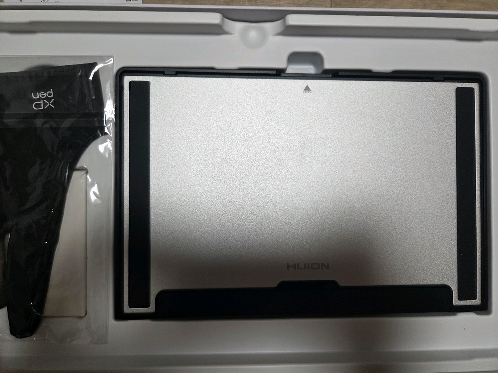 휴이온 캄바스 16 Gen 3 (거치대 포함)--2