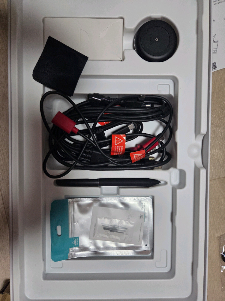 휴이온 캄바스 16 Gen 3 (거치대 포함)--3