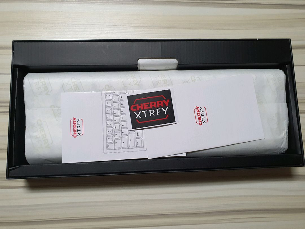 체리 Xtrfy K5V2 RGB 게이밍 키보드--2