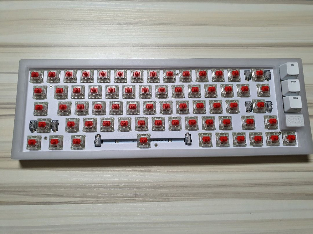 체리 Xtrfy K5V2 RGB 게이밍 키보드--3